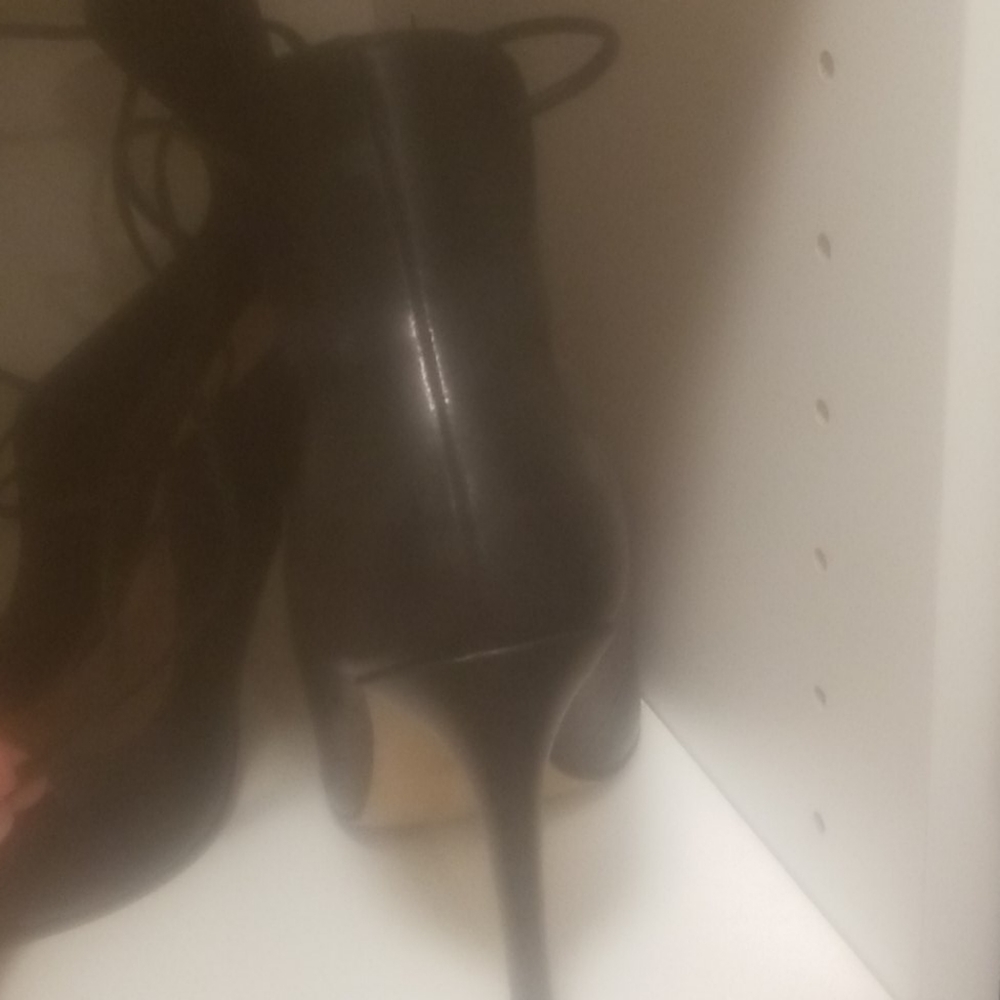 Heels - Picture 3 of 4